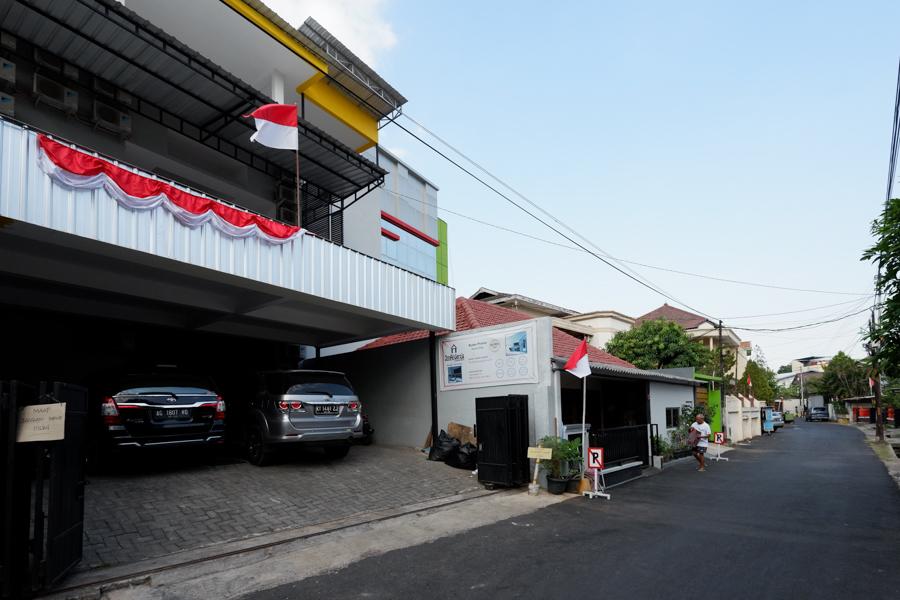 Отель Reddoorz Near Plaza Simpang Lima Семаранг Экстерьер фото
