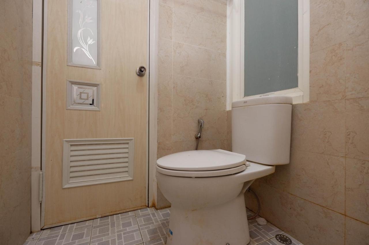 Отель Reddoorz Near Plaza Simpang Lima Семаранг Экстерьер фото